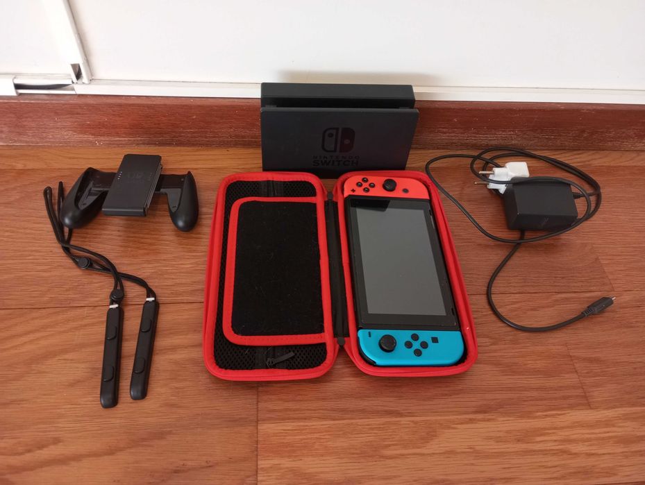 Consola Nintendo Switch 1 V2 desbloqueada.