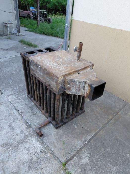 Продаєть котел твердопаливний б/у