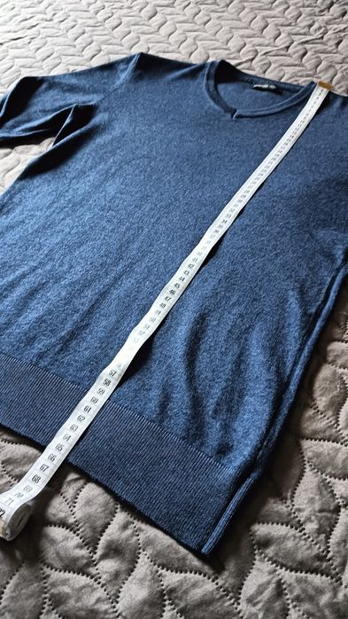 Granatowy sweter Reserved chłopięcy w serek 158