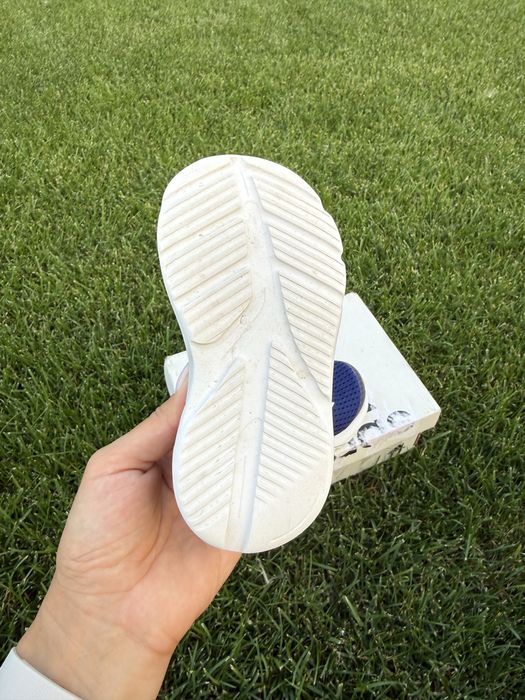 Кросівки Adidas 23,5 розмір 15 см устілка Стан нових