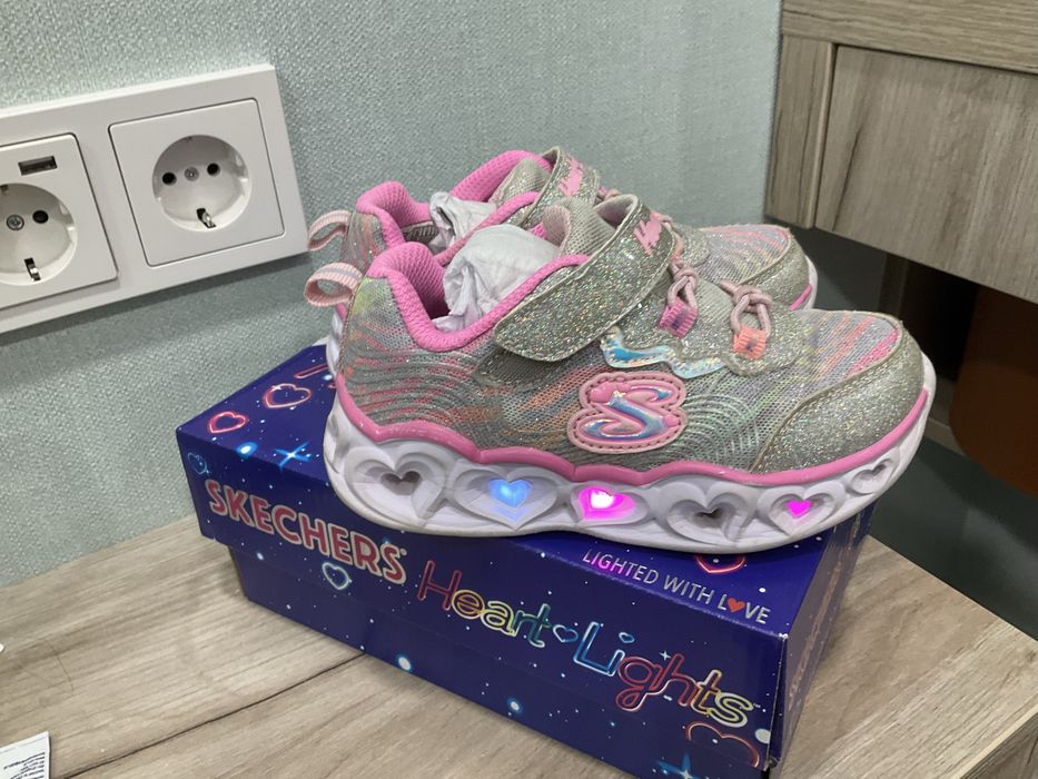 Sketchers для дівчинки 25 розмір 15 см по устілці