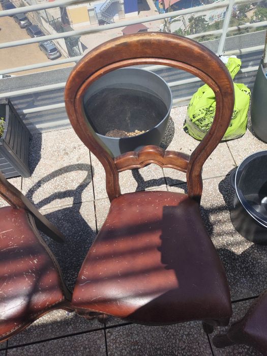 6 cadeiras madeira e pele