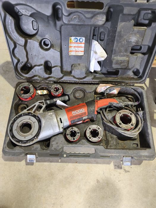 Máquina abrir roascas Ridgid 690-l