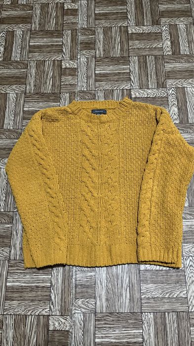 Жовтий светр primark