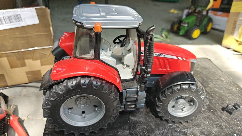 Bruder traktor massey ferguson