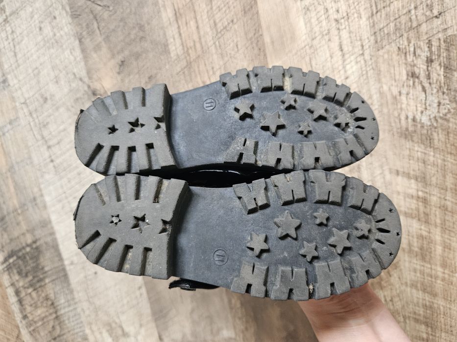 Buty eleganckie czarne pantofelki 30
