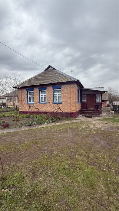 Продам  чудовий будинок в м . Носівка