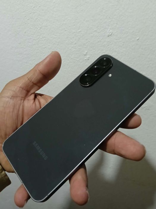 Belíssimo Samsung A56 5G boa máquina,belas camâras/aceito troca ou retoma inferior para facilitar
