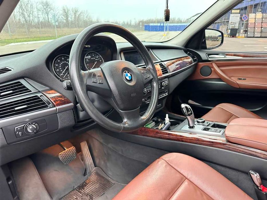 BMW X5 X-Drive полностью обслуженный