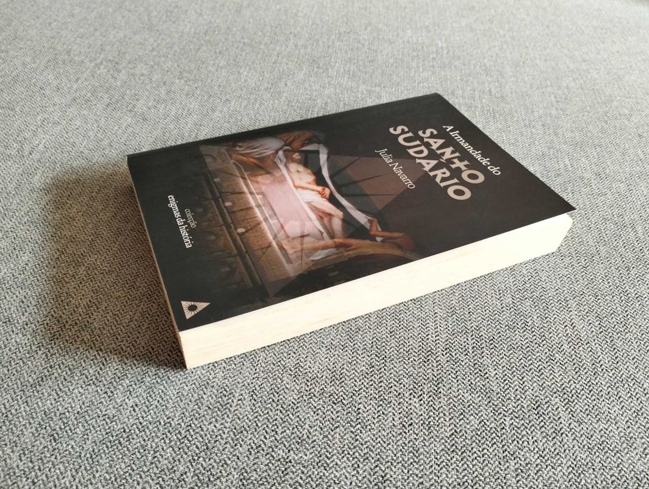 Livro " A Irmandade do Santo Sudário" de Julia Navarro