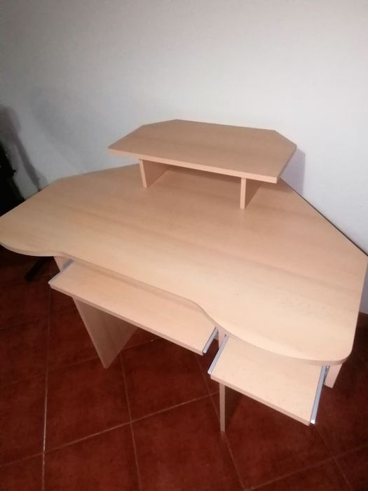 Secretária para TV / PC e Impressora