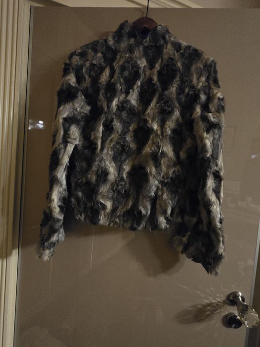 Futro naturalne/kurtka Andy Fashion z ozdobami.