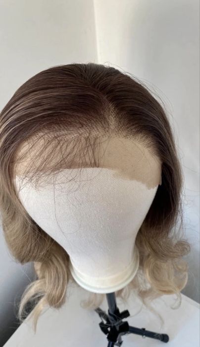 Lace front loira de repartição livre