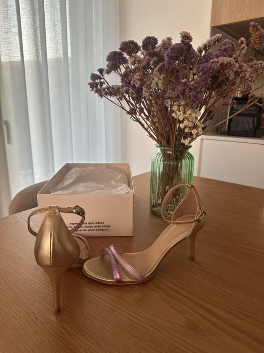 Sandálias lilás PROF
