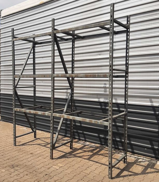 Regał magazynowy 3x2,6x0,75m
