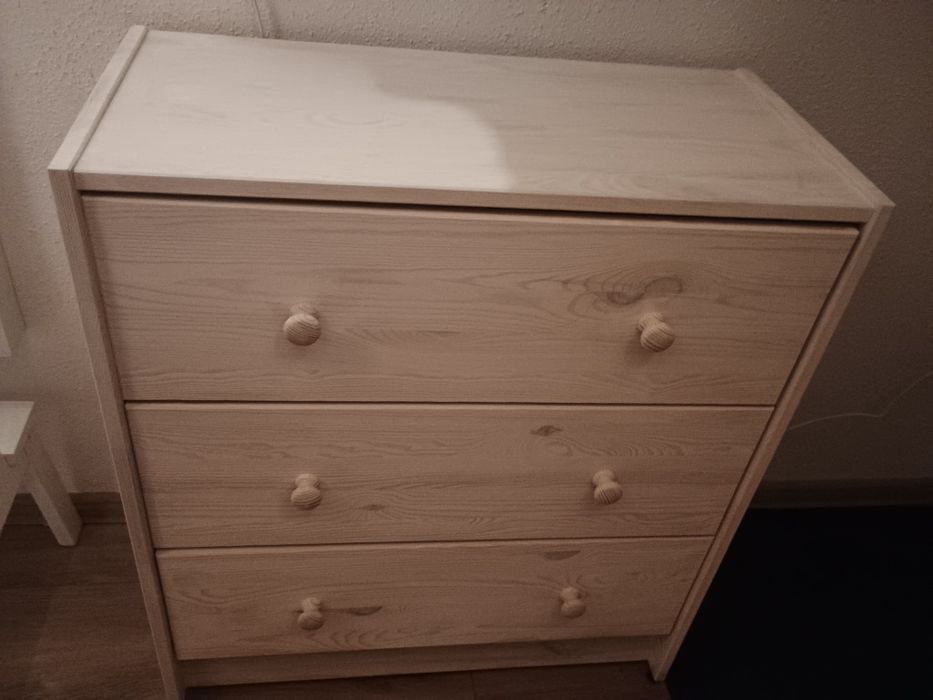Dwie szafki  w bardzo  dobrym stanie