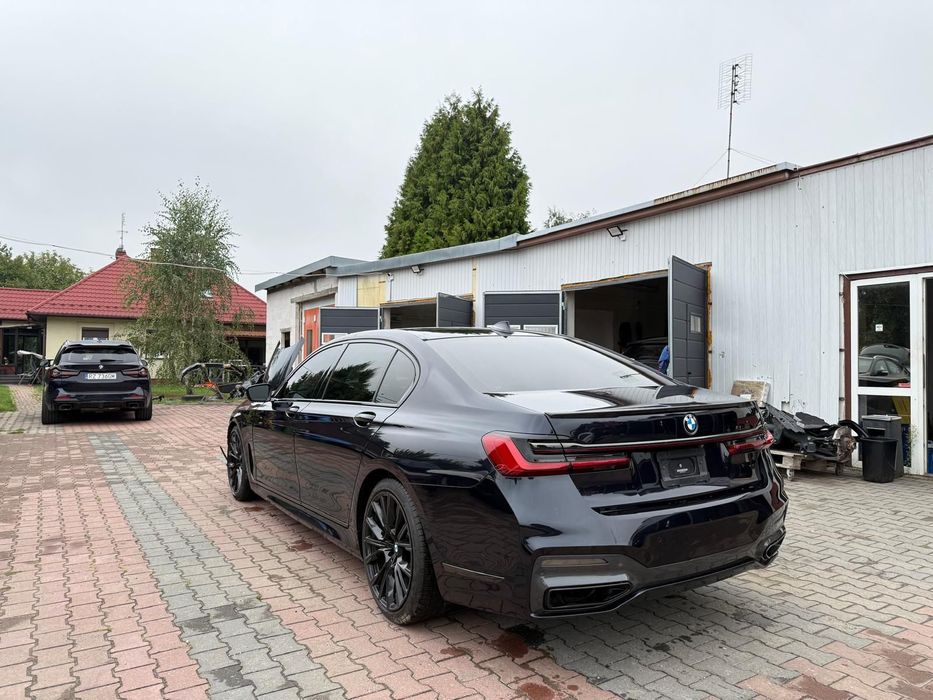 BMW Seria 7 G12, Auto w PL, idealny stan, pierwsza szkoda, serwisowana