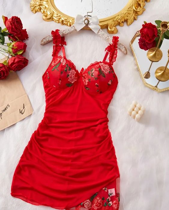 Елегантна нічна сорочка