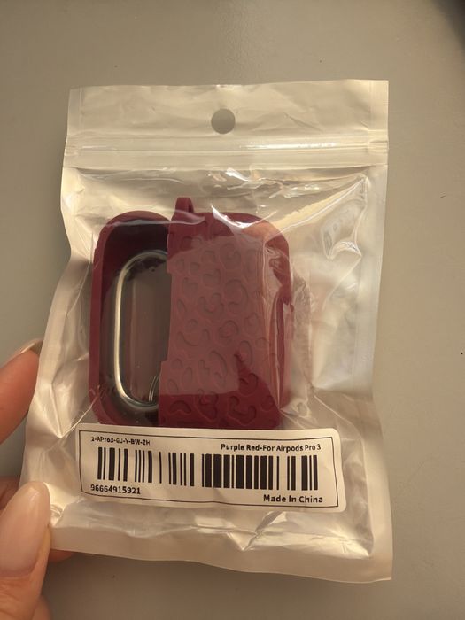 Чехол (новый) для наушников Airpods Pro 3