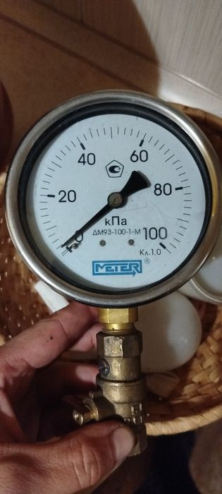 Манометр дм 93-100-1-м до 100 кПА  Антівібраційний