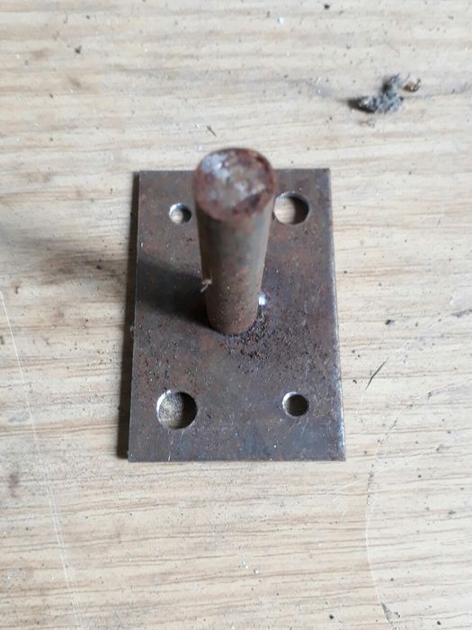 Металлическая ножка