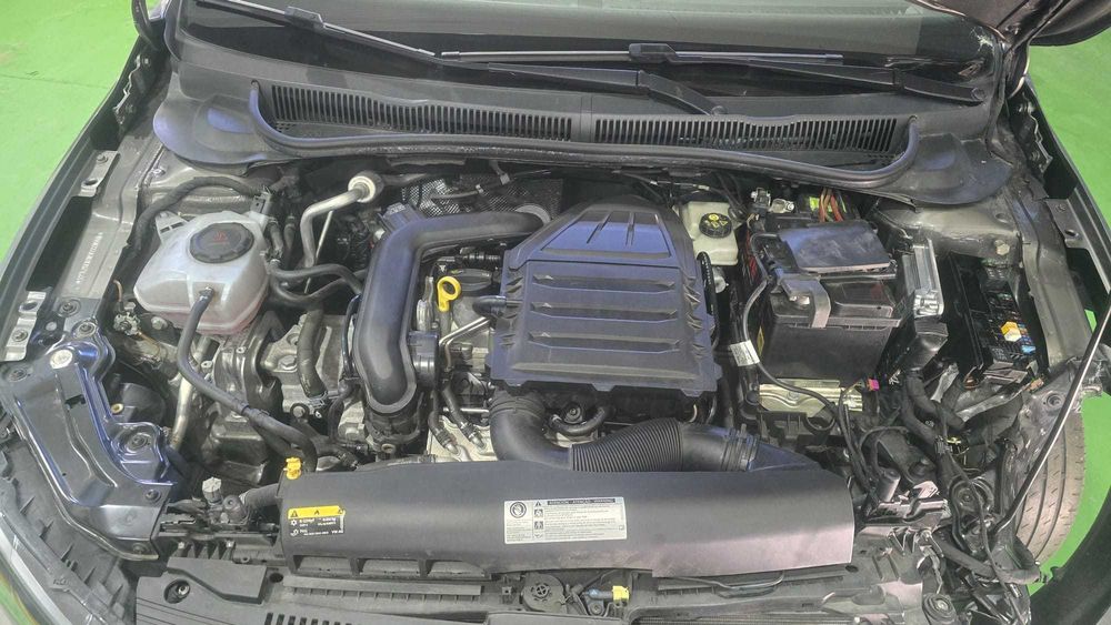 Volkswagen Polo 1.0 TSI CAIXA AUTOMÁTICA - Salvado