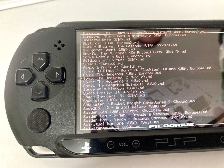 PSP E1004 + 5500 Jogos (Cartão 64GB) + Carregador
