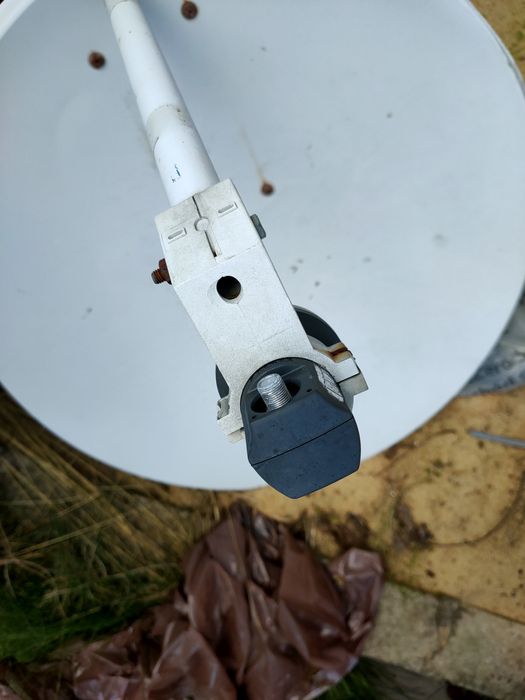 Antena satelitarna 90 z uchwytem do ściany
