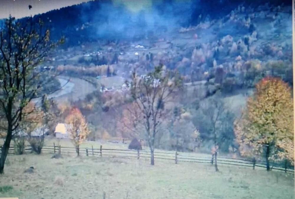 Продам велику земельну ділянку  з будинком  в Карпатах