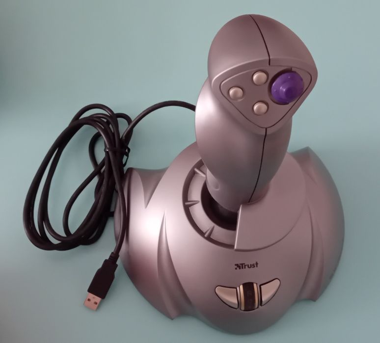 Joystick e comando Trust
