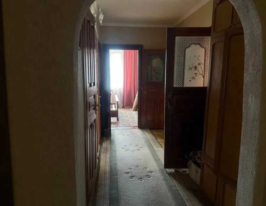 Продається 4-кімнатна квартира, просп. Червоної Калини, 103