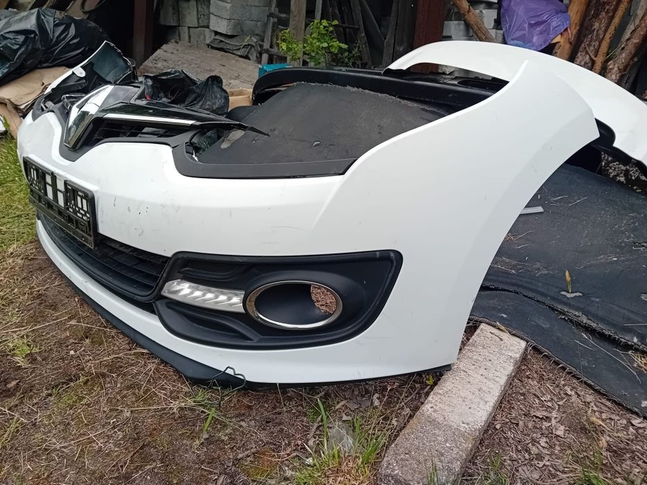 Sprzedam  Zderzak Przedni  BIAŁY RENAULT MEGANE 3 III LIF
