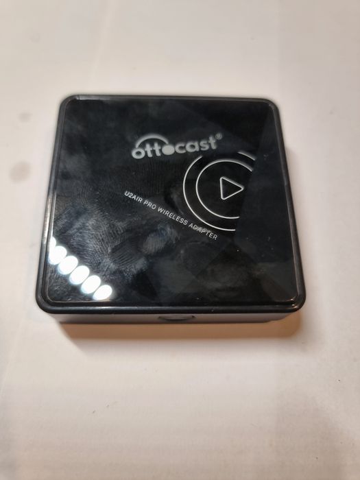 bezprzewodowy adapter CarPlay