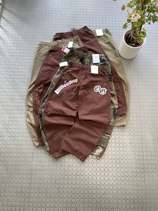 Parachute pants baggy