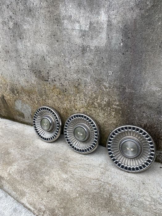 Vemda de tampões de automóvel cromados