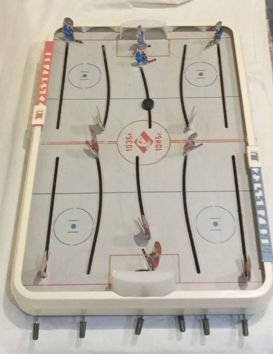 Настольная игра " Хоккей ".