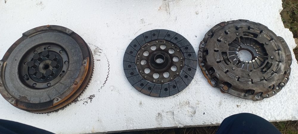 Демпферний маховик сцеплення C0704075 двухмасовий маховик bmw e87 2.0