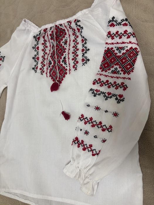 ВИШИВАНКА на дівчинку