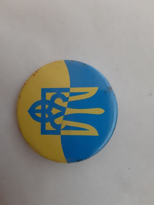 Продам Красивый Значок