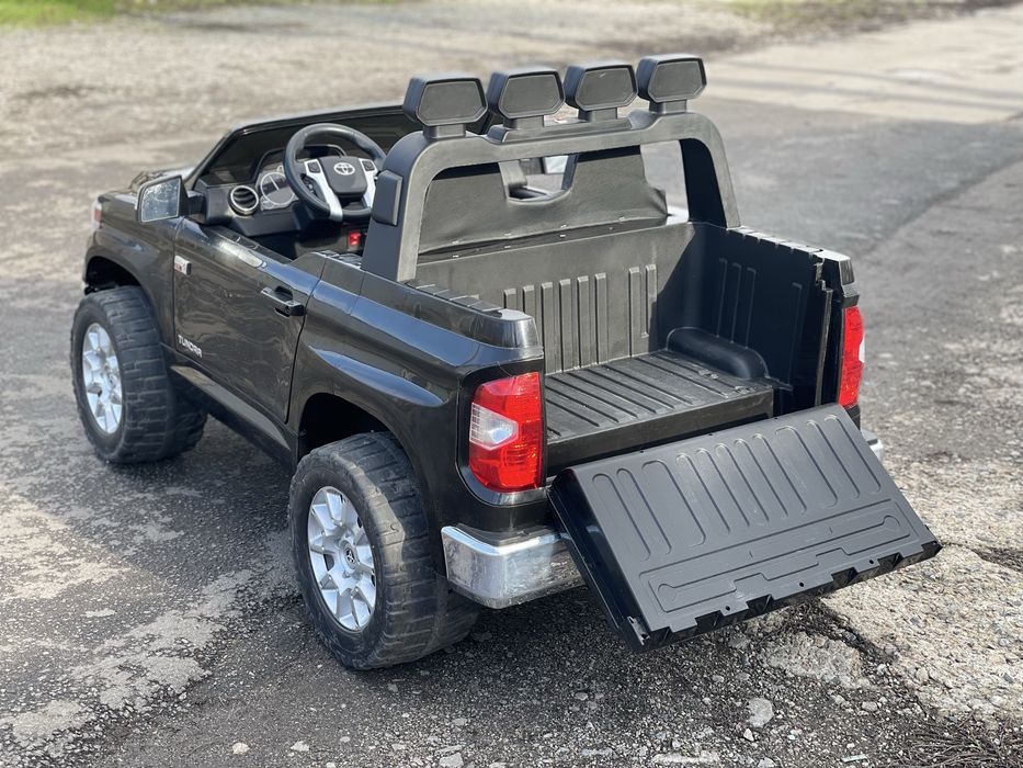 Дитячий двомісний електромобіль Джип Toyota Tundra JJ 2255 EBLR-2