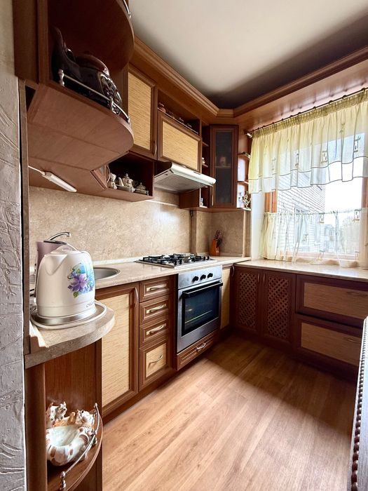 Продаж 3-кімнатної квартири в зручному районі!