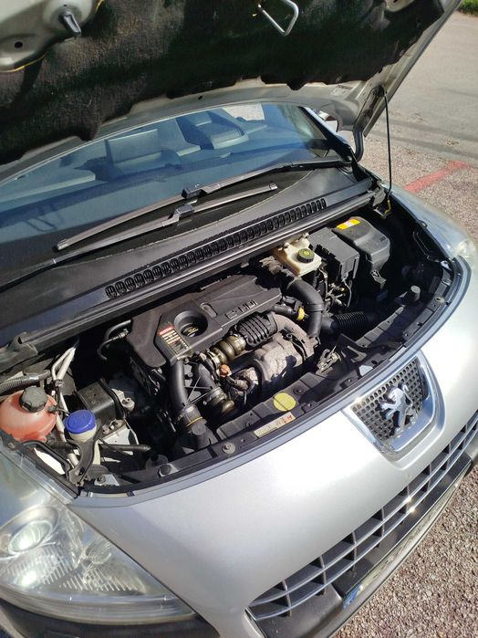 Peugeot 3008 1.6  Gasóleo/ Teto Panorâmico / Ano 2012
