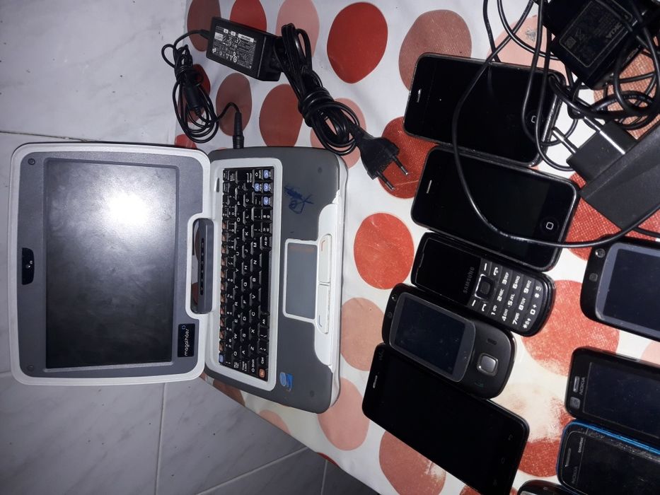 Vendo vários telemóveis e um Magalhães 1.