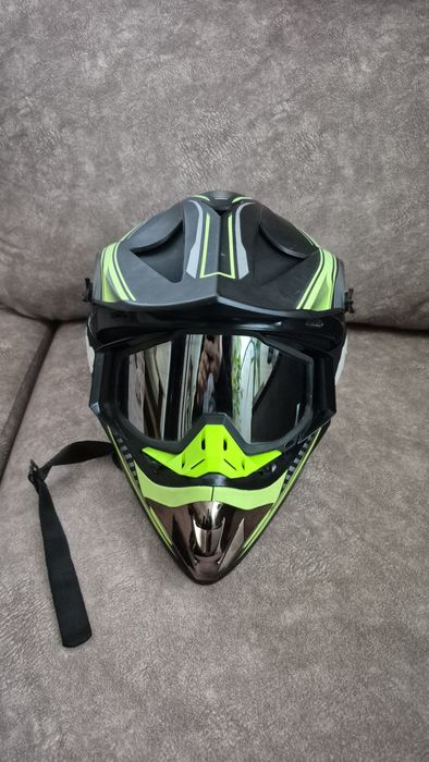 Мото шолом для ендуро