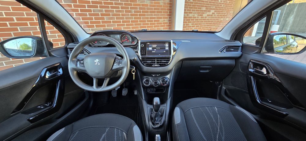 Peugeot 208 — fotografia 8
