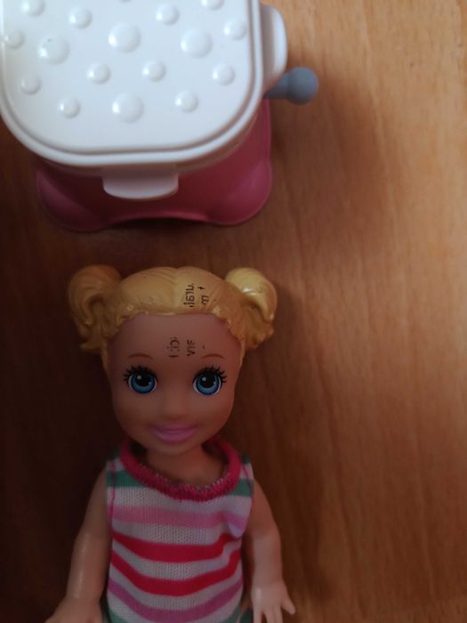 Skipper Barbie opiekunka zestaw z łazienką