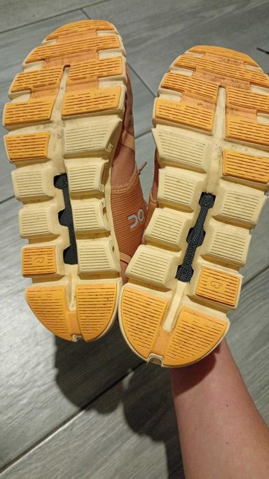 Buty sportowe damskie