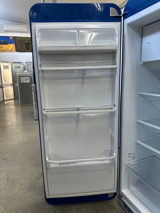 Холодильник Smeg FAB 28 у синьому кольорі