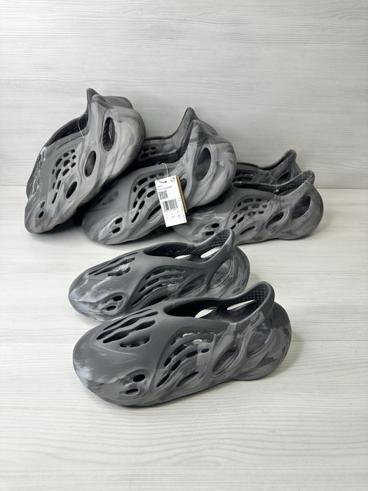 Yeezy Foam Runner グレー US9 adidas yeezy foam runner - купить обувь мужскую - Цена на OLX.ua