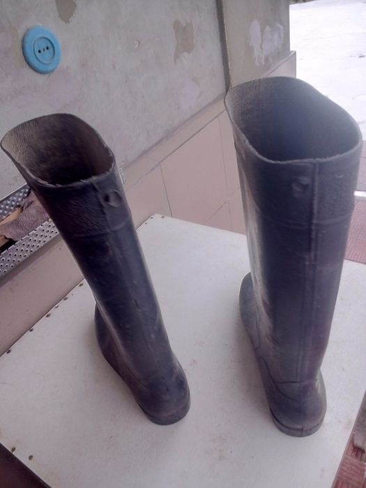 Продам гумові чоботи